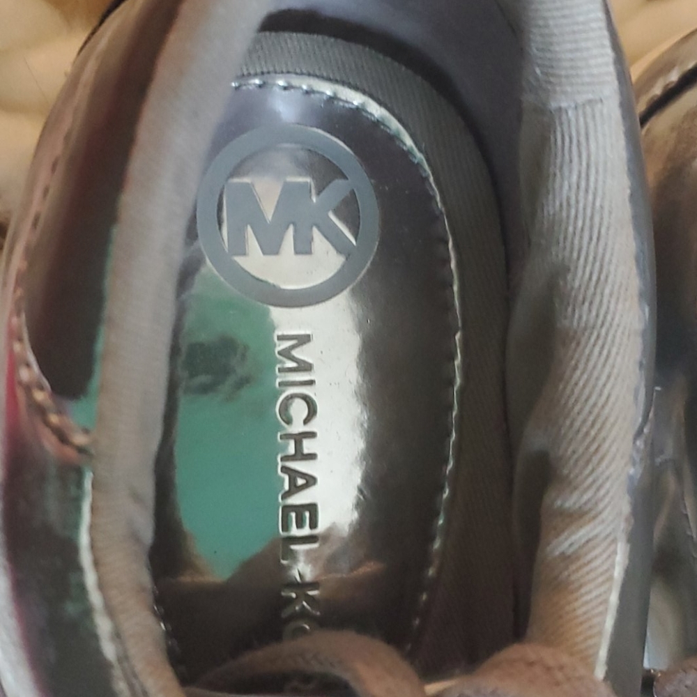 Shoes - Picture 3 of 5